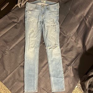 Hollister Light Wash Skinny Jeans - size 5R (W27 L31)